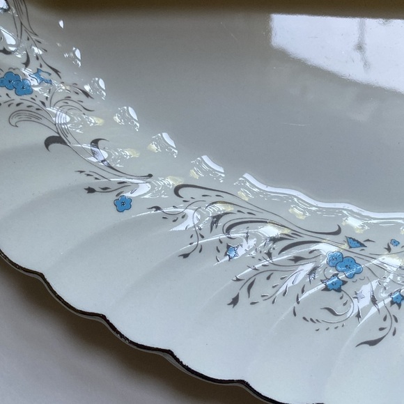 Johnson Bros Snow White Regency Ironstone Dinner Oval platters - Picture 9 of 12